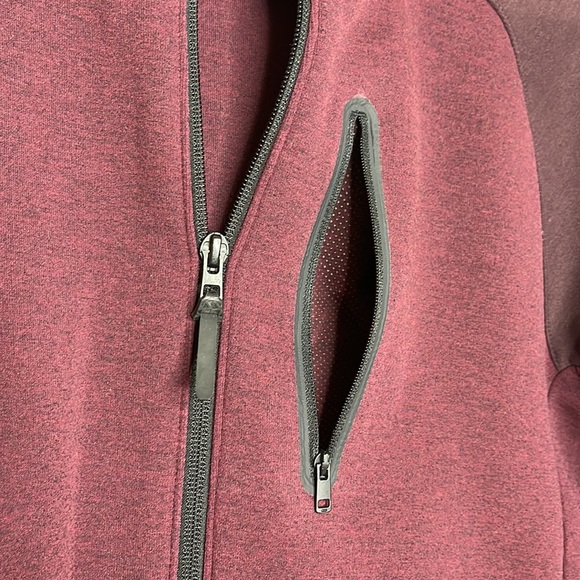 Uniqlo Women Hoodie with Front Zipper and zipped pockets - Picture 4 of 6